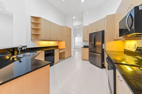 Купить виллу или дом в Лейк-Уорт, Флорида 8 комнат, 240.06м2, № 2407930 - фото 10