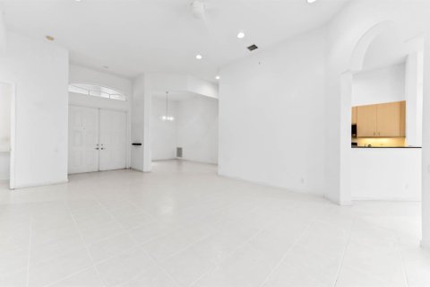 Купить виллу или дом в Лейк-Уорт, Флорида 8 комнат, 240.06м2, № 2407930 - фото 7