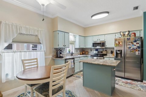 House in Palm Harbor, Florida 3 bedrooms, 145.21 sq.m. № 1511264 - photo 24