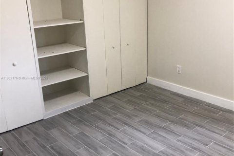 Снять в аренду виллу или дом в Холливуд, Флорида 3 спальни, № 1955573 - фото 7