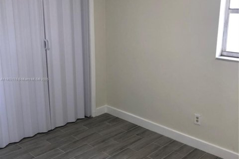 Снять в аренду виллу или дом в Холливуд, Флорида 3 спальни, № 1955573 - фото 5