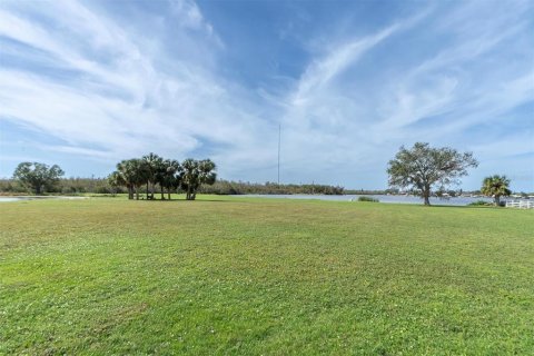 Terreno en venta en Holiday, Florida № 1441144 - foto 10