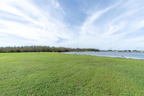 Terreno en venta en Holiday, Florida № 1441144 - foto 14