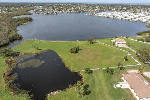 Terreno en venta en Holiday, Florida № 1441144 - foto 3