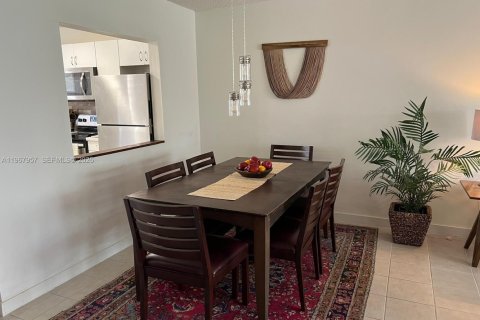 Copropriété à vendre à Sunrise, Floride: 1 chambre, 78.97 m2 № 2090237 - photo 3