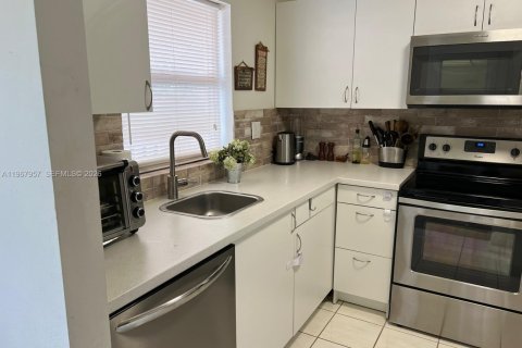 Copropriété à vendre à Sunrise, Floride: 1 chambre, 78.97 m2 № 2090237 - photo 10