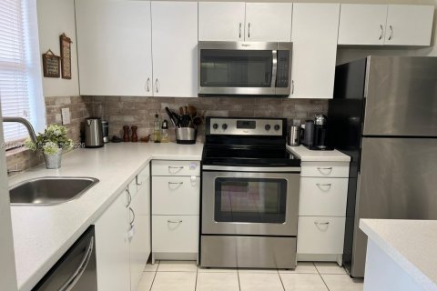 Copropriété à vendre à Sunrise, Floride: 1 chambre, 78.97 m2 № 2090237 - photo 11
