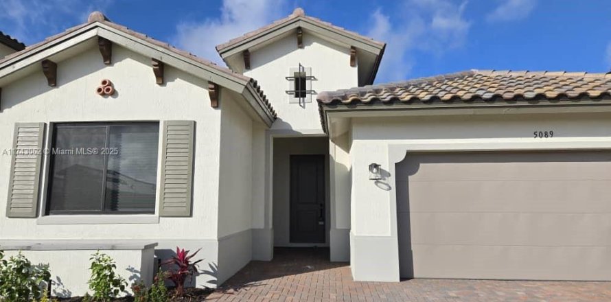 Villa ou maison à Ave Maria, Floride 3 chambres № 1692209