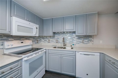 Condominio en venta en Port Charlotte, Florida, 2 dormitorios, 78.78 m2 № 1717045 - foto 2