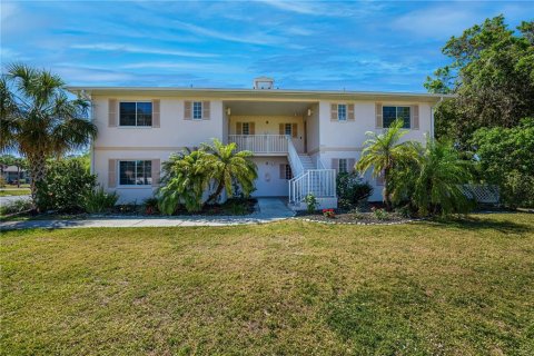 Condominio en venta en Port Charlotte, Florida, 2 dormitorios, 78.78 m2 № 1717045 - foto 1