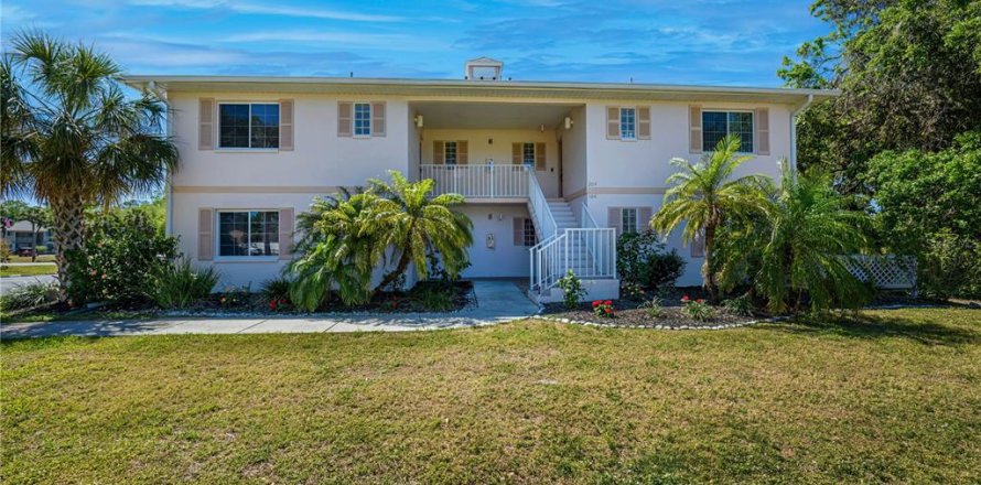 Condominio en Port Charlotte, Florida, 2 dormitorios  № 1717045