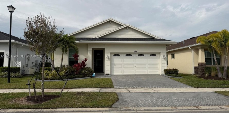 Дом в Порт-Сент-Луси, Флорида 3 спальни, 157.28м2 № 1989825