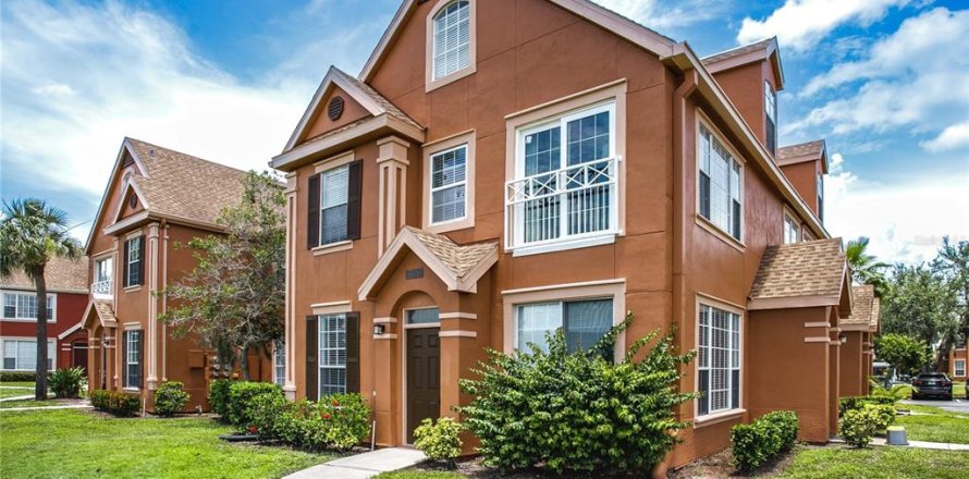 Condominio en Tampa, Florida, 2 dormitorios  № 1786838