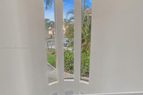 Copropriété à vendre à Coral Springs, Floride: 4 chambres, 184.32 m2 № 2248541 - photo 9
