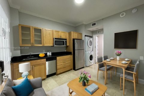 Condo in Sweetwater, Florida, 1 bedroom  № 1756047 - photo 3