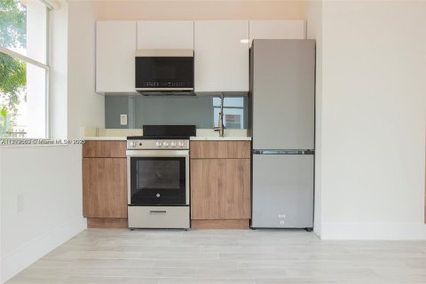 Commercial property in Miami Beach, Florida 730.96 sq.m. № 1958160 - photo 21