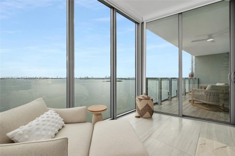 Condo in Miami, Florida, 2 bedrooms № 2067934 - photo 12