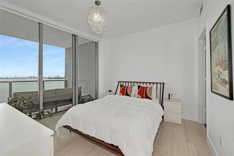 Condo in Miami, Florida, 2 bedrooms № 2067934 - photo 18