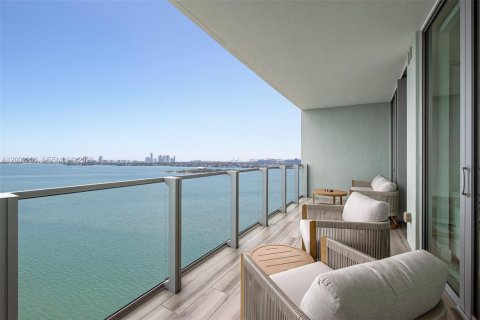 Condominio en Miami, Florida, 2 dormitorios  № 2067934