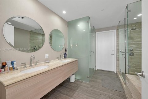 Condo in Miami, Florida, 2 bedrooms № 2067934 - photo 13
