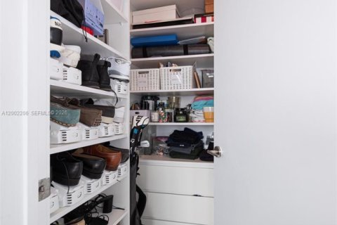 Condo in Miami, Florida, 2 bedrooms № 2067934 - photo 20
