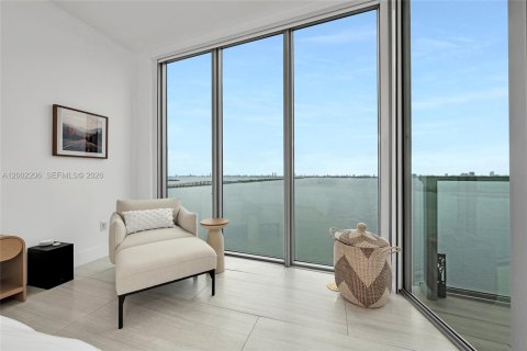 Condo in Miami, Florida, 2 bedrooms № 2067934 - photo 11