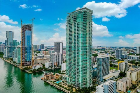 Condo in Miami, Florida, 2 bedrooms № 2067934 - photo 30