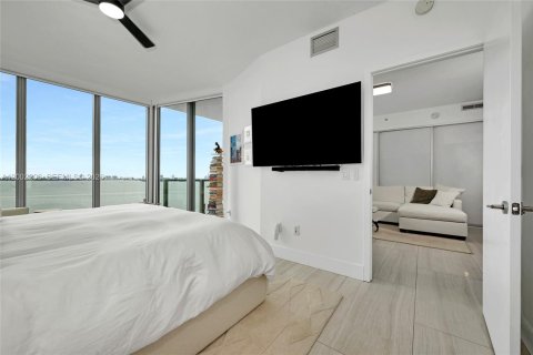 Condo in Miami, Florida, 2 bedrooms № 2067934 - photo 10