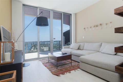 Condo in Hallandale Beach, Florida, 2 bedrooms  № 1984811 - photo 3