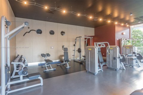 Condo in Hallandale Beach, Florida, 2 bedrooms  № 1984811 - photo 19