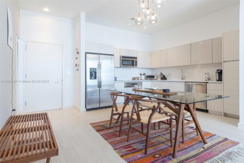 Condo in Hallandale Beach, Florida, 2 bedrooms  № 1984811 - photo 8