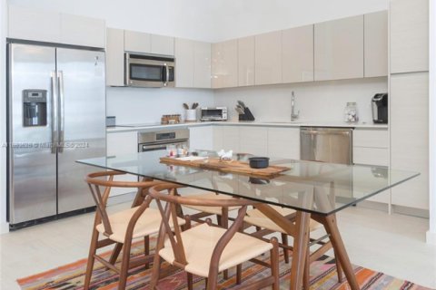 Condo in Hallandale Beach, Florida, 2 bedrooms  № 1984811 - photo 10