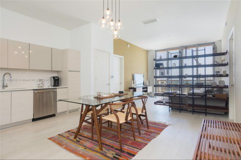 Condo in Hallandale Beach, Florida, 2 bedrooms  № 1984811 - photo 9