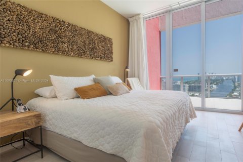 Condo in Hallandale Beach, Florida, 2 bedrooms  № 1984811 - photo 12