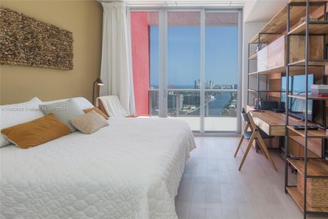 Condo in Hallandale Beach, Florida, 2 bedrooms  № 1984811 - photo 13