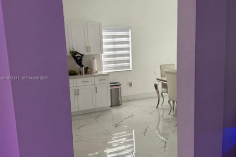 Casa en venta en Homestead, Florida, 4 dormitorios, 154.87 m2 № 2035944 - foto 5