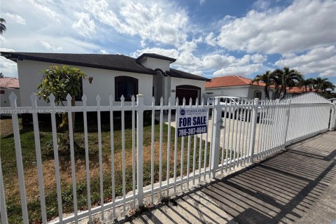 Casa en venta en Homestead, Florida, 4 dormitorios, 154.87 m2 № 2035944 - foto 2