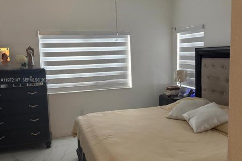 Casa en venta en Homestead, Florida, 4 dormitorios, 154.87 m2 № 2035944 - foto 4