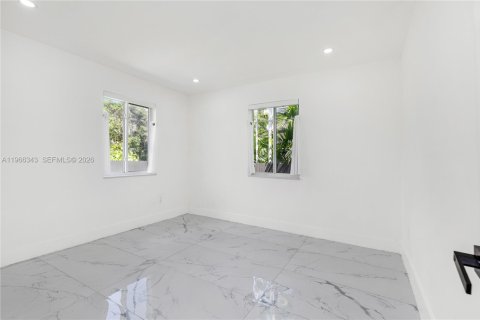 Casa en alquiler en Miami, Florida, 3 dormitorios, 94.95 m2 № 2030513 - foto 22