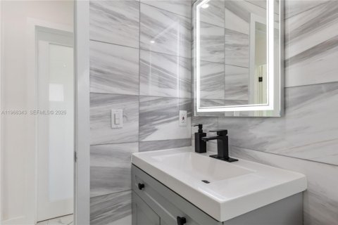 Casa en alquiler en Miami, Florida, 3 dormitorios, 94.95 m2 № 2030513 - foto 26