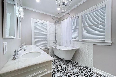 Casa en venta en Tampa, Florida, 2 dormitorios, 111.11 m2 № 1778285 - foto 29