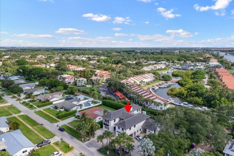 House in Palm Beach Gardens, Florida 5 bedrooms, 572.56 sq.m. № 2183047 - photo 6