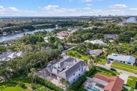 House in Palm Beach Gardens, Florida 5 bedrooms, 572.56 sq.m. № 2183047 - photo 7