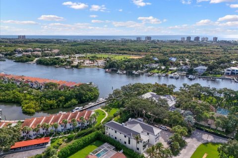 House in Palm Beach Gardens, Florida 5 bedrooms, 572.56 sq.m. № 2183047 - photo 10