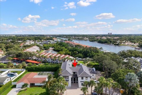 House in Palm Beach Gardens, Florida 5 bedrooms, 572.56 sq.m. № 2183047 - photo 3