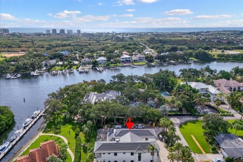House in Palm Beach Gardens, Florida 5 bedrooms, 572.56 sq.m. № 2183047 - photo 9