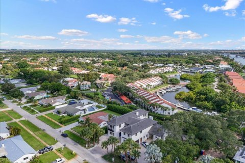 House in Palm Beach Gardens, Florida 5 bedrooms, 572.56 sq.m. № 2183047 - photo 5