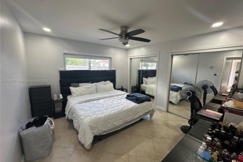 House in Miramar, Florida 2 bedrooms, 79.34 sq.m. № 1711138 - photo 9
