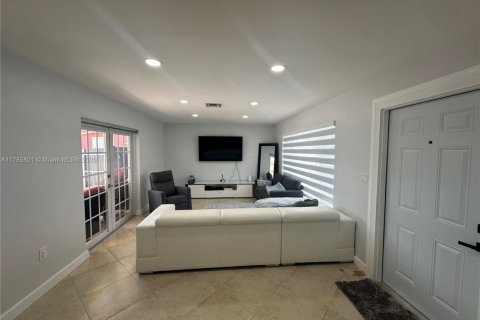 House in Miramar, Florida 2 bedrooms, 79.34 sq.m. № 1711138 - photo 5