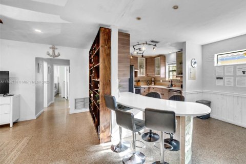 House in Hollywood, Florida 2 bedrooms, 119.57 sq.m. № 1460852 - photo 4